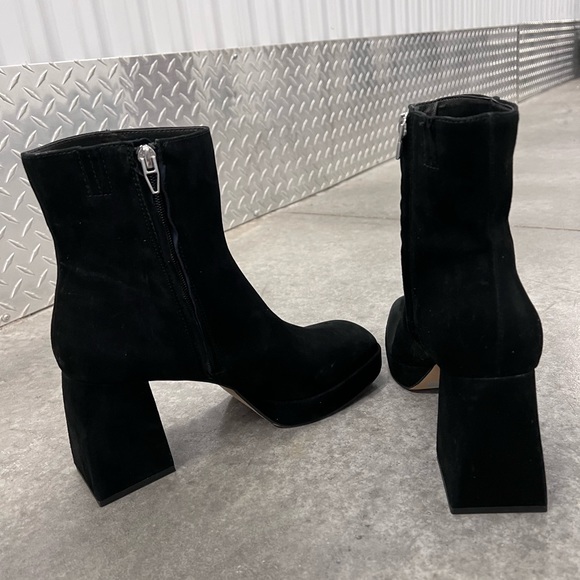 Dolce Vita Ulyses Block Heel Suede Boot - Picture 11 of 14